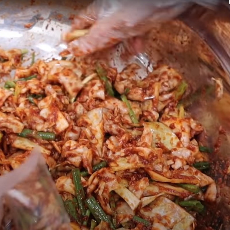 Bước 4 Trộn kimchi bắp cải Kimchi bắp cải