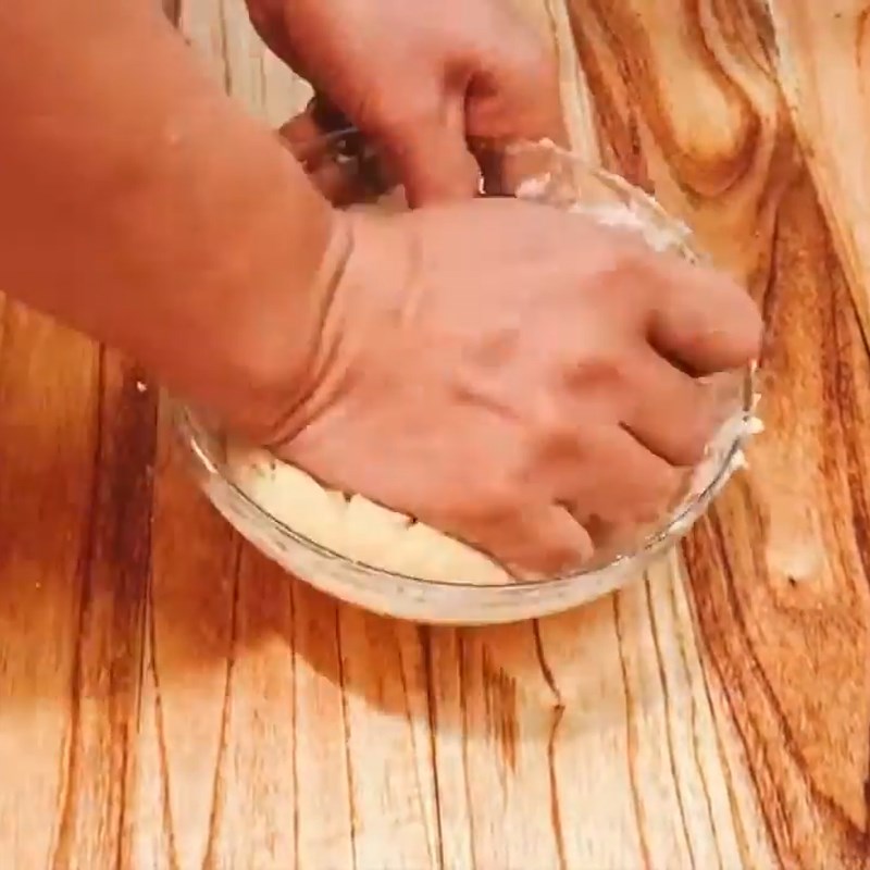 Bước 1 Trộn và nhồi hỗn hợp bột trứng bơ Lương khô