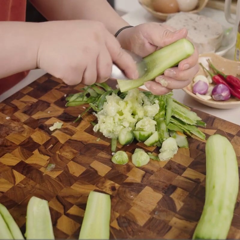 Bước 2 Sơ chế các nguyên liệu khác Bánh cuốn tôm chua