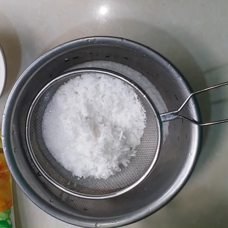 Bước 1 Xay dừa Bánh xèo ngọt