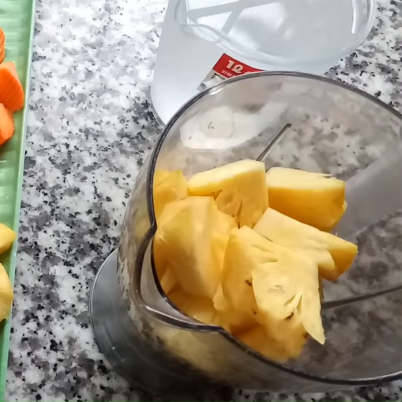 Bước 4 Xay nước thơm vịt nấu xí muội