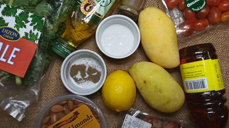 Hình nguyên liệu salad xoài cải kale