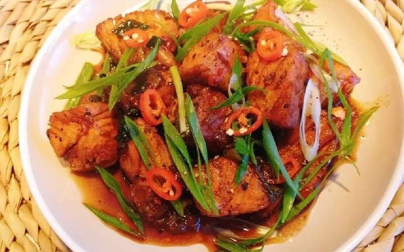 C&aacute; hồi kho ti&ecirc;u