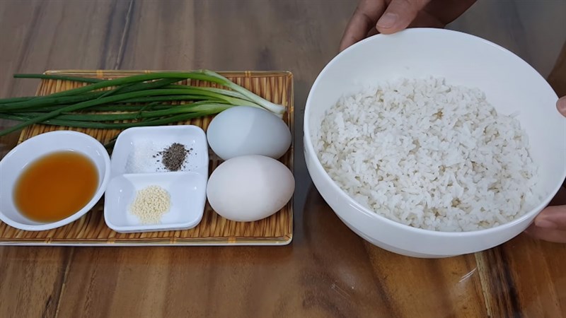 Các nguyên liệu cần có món ăn uống cơm chiên trứng