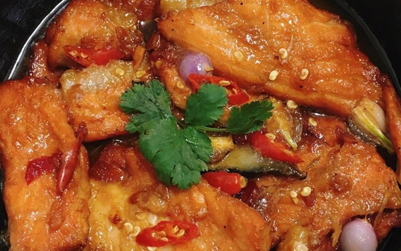 C&aacute; hồi kho tộ