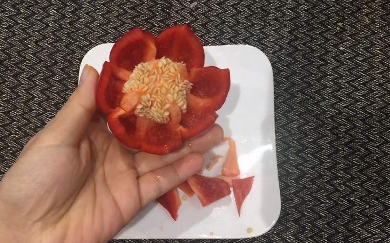 Tỉa nhọn từng c&aacute;nh hoa 