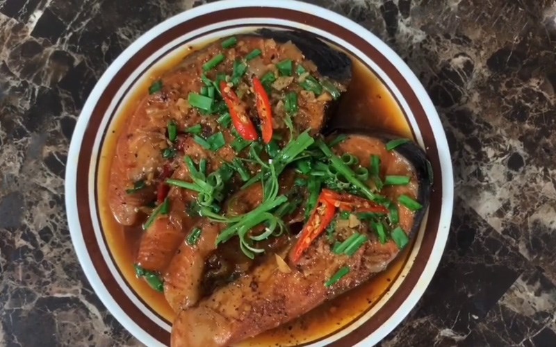 C&aacute; hồi kho nước dừa