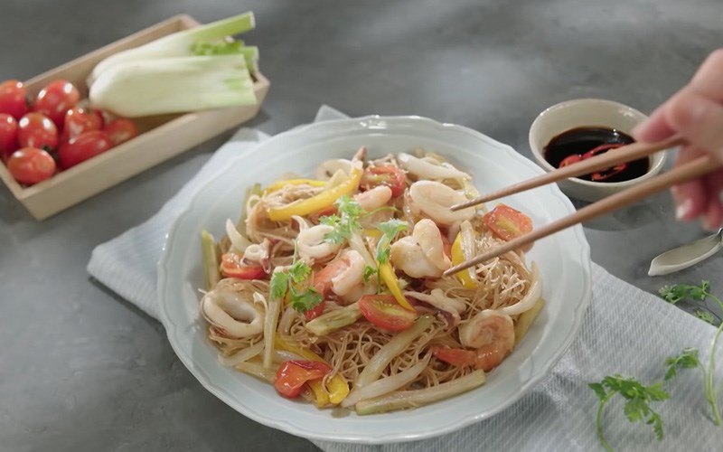 Bún xào hải sản