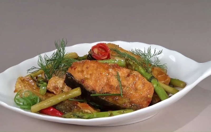 C&aacute; hồi kho nước tương