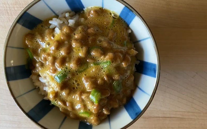 Thành phẩm món natto vớ trứng