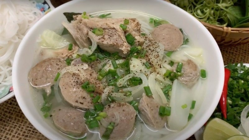 Bún nước lèo bò viên