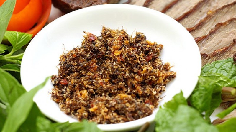 Muối kiến vàng