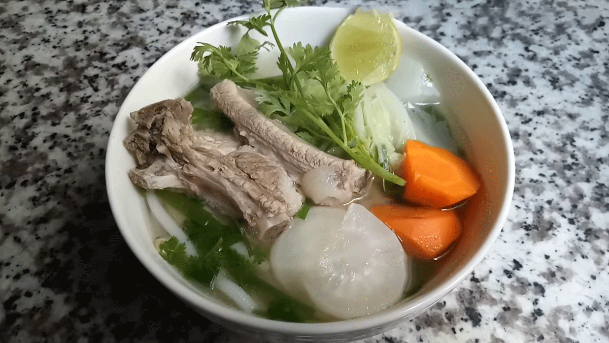 Bánh canh sườn heo