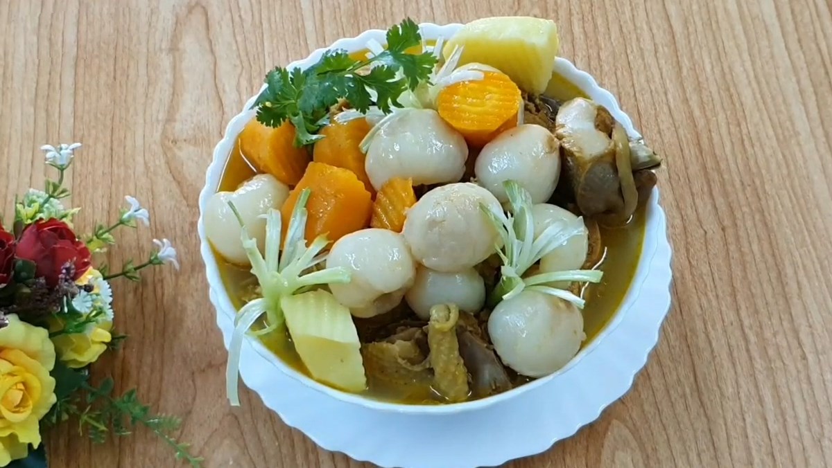 Gà nấu trái vải