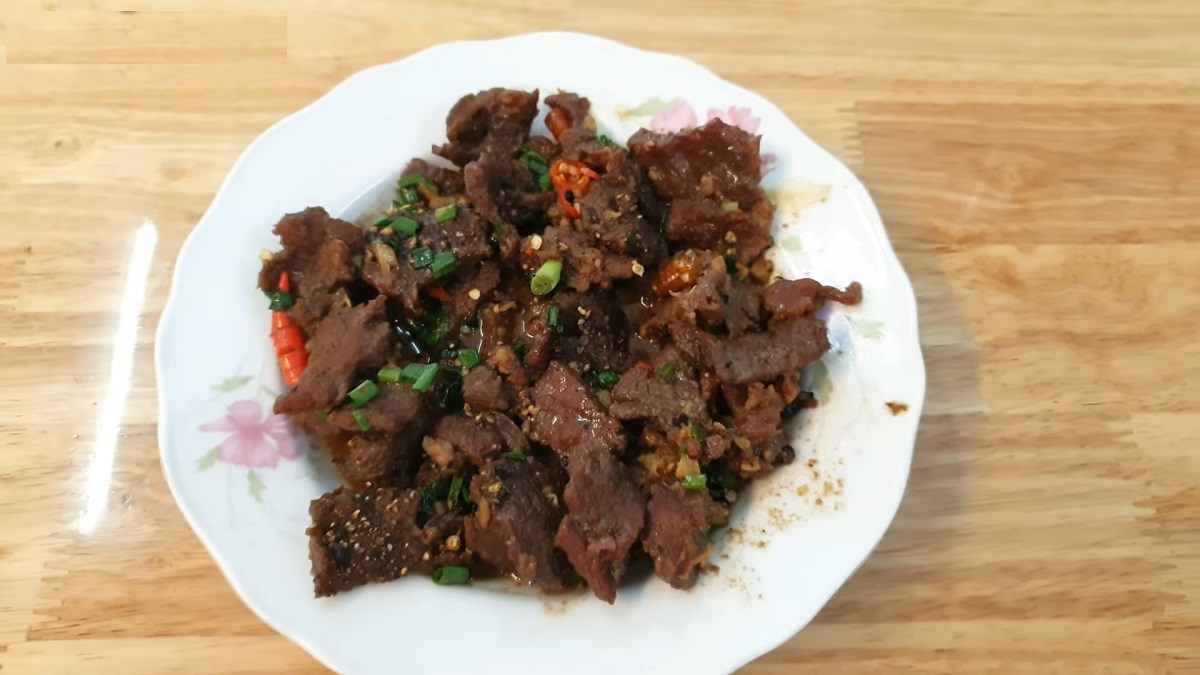 Thịt trâu kho tiêu