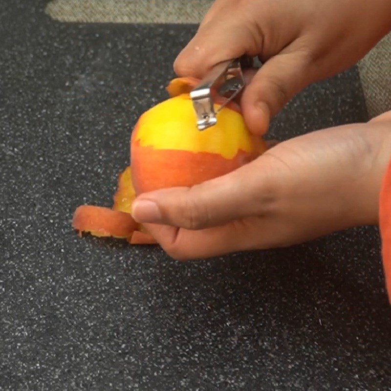 Bước 1 Sơ chế đào Nước ép đào tươi