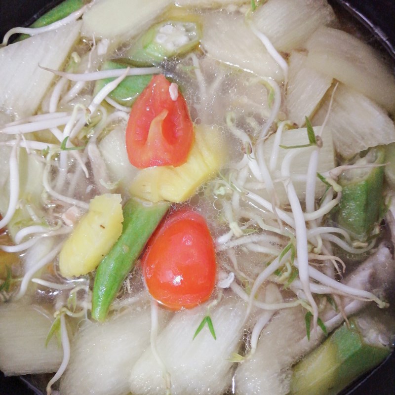 Bước 3 Nấu canh Canh chua lườn cá hồi