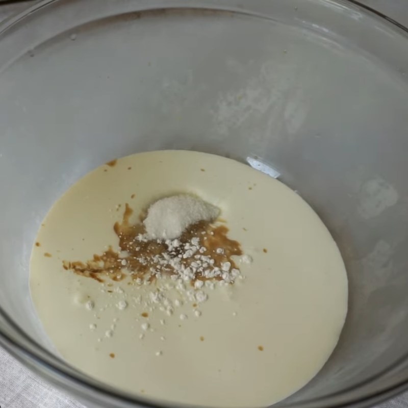 Bước 5 Đánh bông kem sữa Bánh su kem nhân xoài