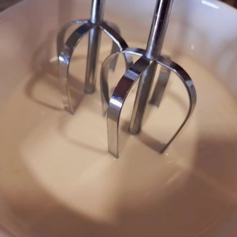Bước 1 Làm milk foam Latte hồng trà macchiato
