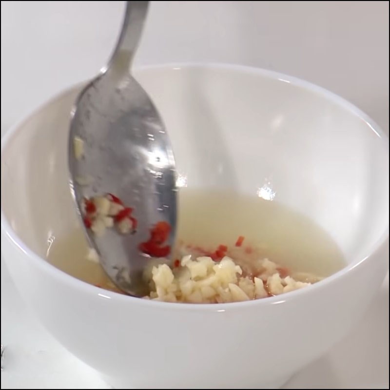 Bước 4 Làm nước trộn gỏi Gỏi lưỡi heo kiệu chua