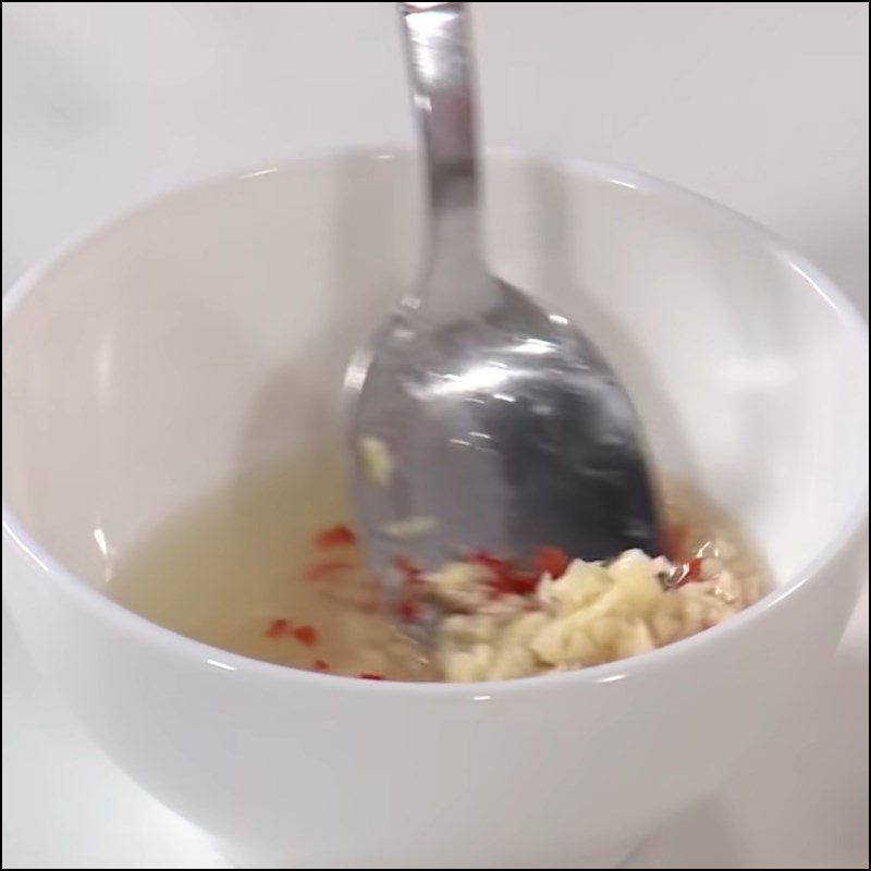 Bước 4 Làm nước trộn gỏi Gỏi lưỡi heo kiệu chua