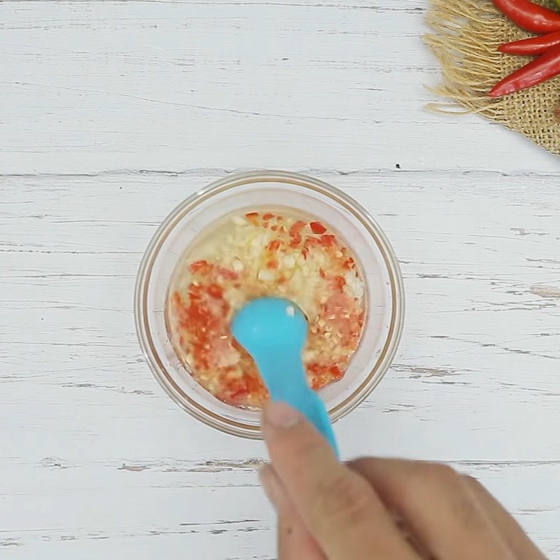 Bước 2 Làm sốt trộn Mì trộn chua cay thịt bò