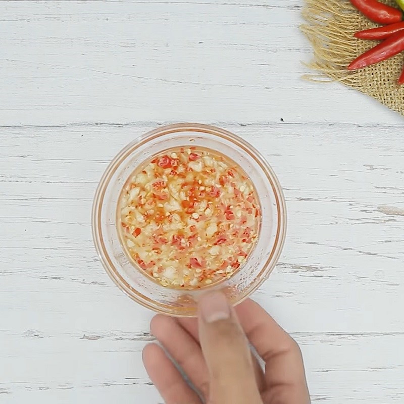 Bước 2 Làm sốt trộn Mì trộn chua cay thịt bò