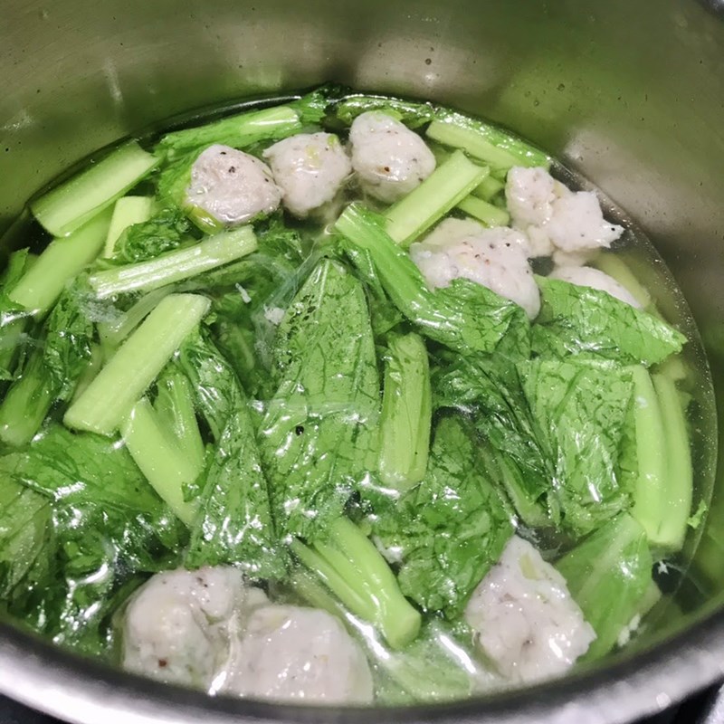 Bước 2 Nấu canh Canh cải bẹ xanh cá thác lác