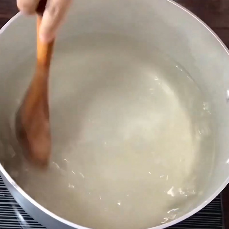 Bước 2 Nấu hỗn hợp bột rau câu Rau câu nước cốt dừa