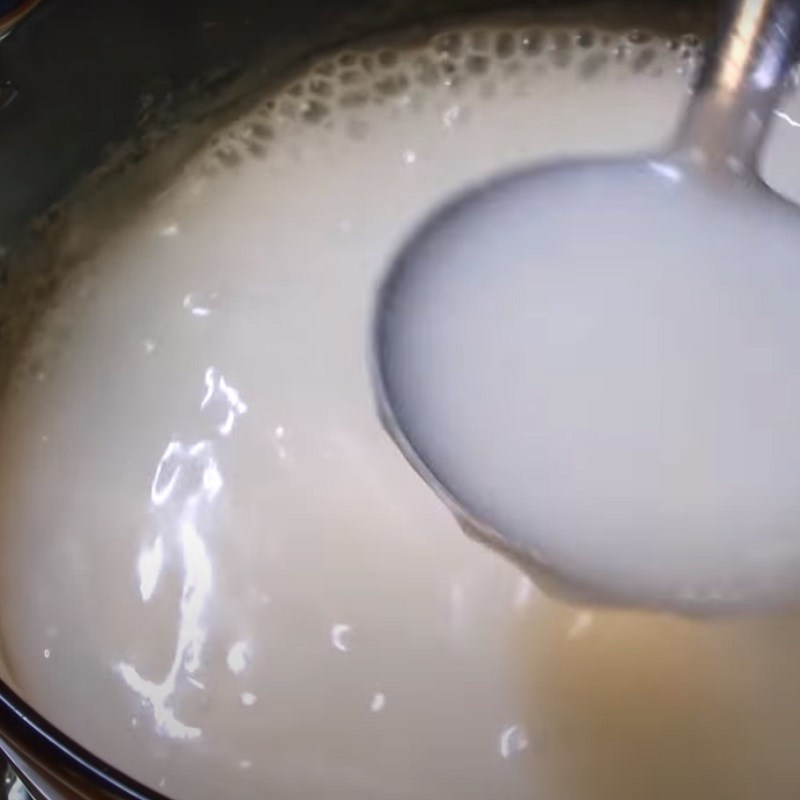 Bước 7 Nấu nước đường, nước cốt dừa và hoàn thành Chè trôi nước khoai mỡ