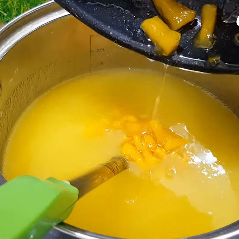 Cách làm thạch rau câu nước cốt dừa lá dứa ngọt thanh, mát lịm