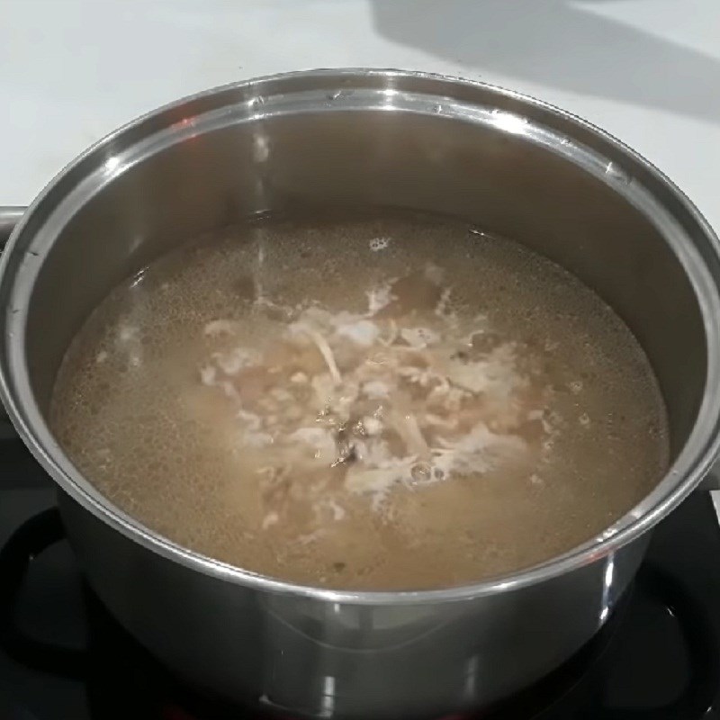 Bước 3 Nấu súp Súp hải sản nấm tuyết