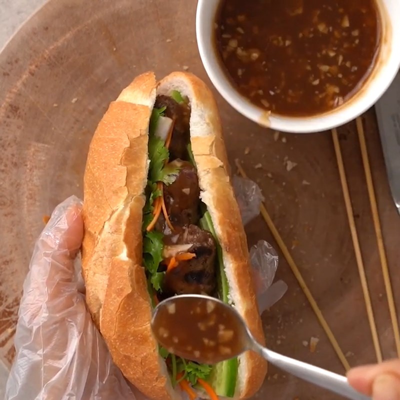 Bước 5 Nhồi nhân bánh mì Bánh mì thịt bò nướng