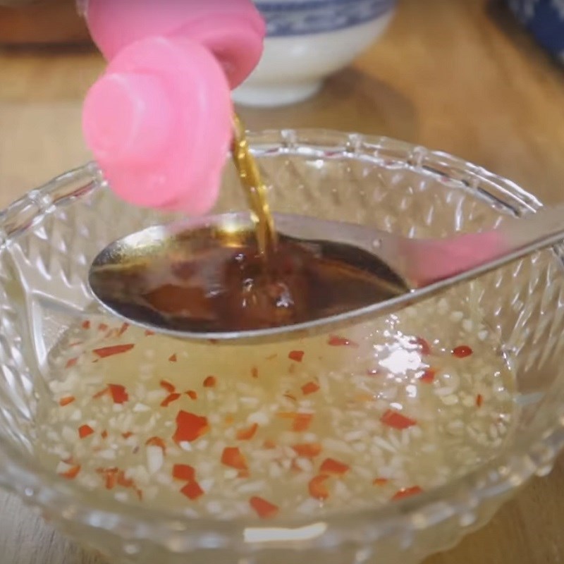 Bước 4 Pha mắm trộn gỏi Gỏi hoa chuối tôm thịt sốt chua ngọt