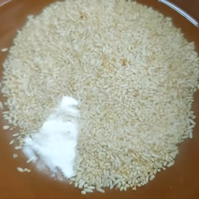 Bước 2 Rang gạo và nấu cháo Cháo thịt bằm chay