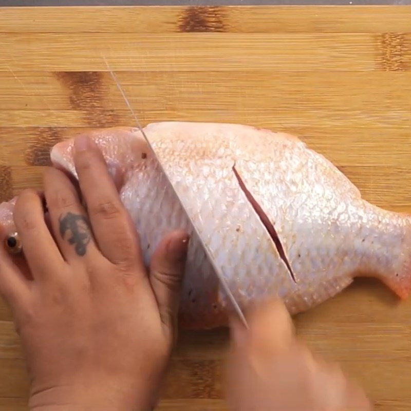 Bước 2 Sơ chế các nguyên liệu Cá diêu hồng hấp kiểu Thái