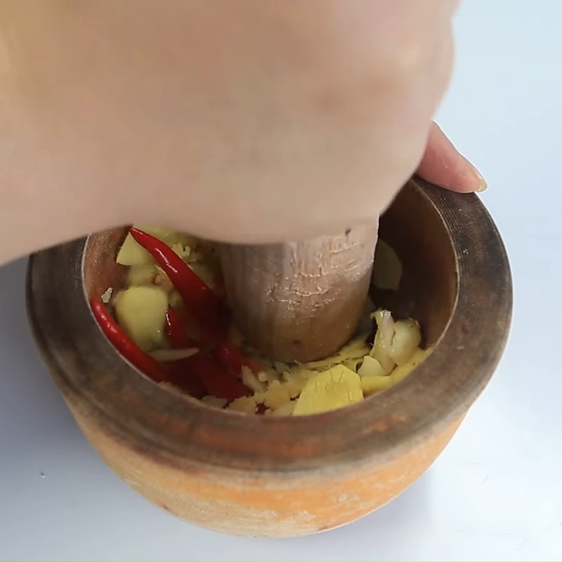 Bước 2 Sơ chế các nguyên liệu khác Cải thảo muối chua