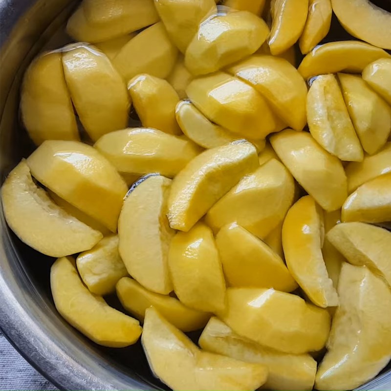 Bước 1 Sơ chế đào tươi Trà thạch đào