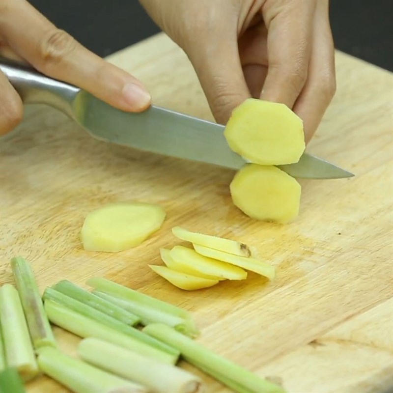 Bước 1 Sơ chế gừng với sả Tsoát gừng sả