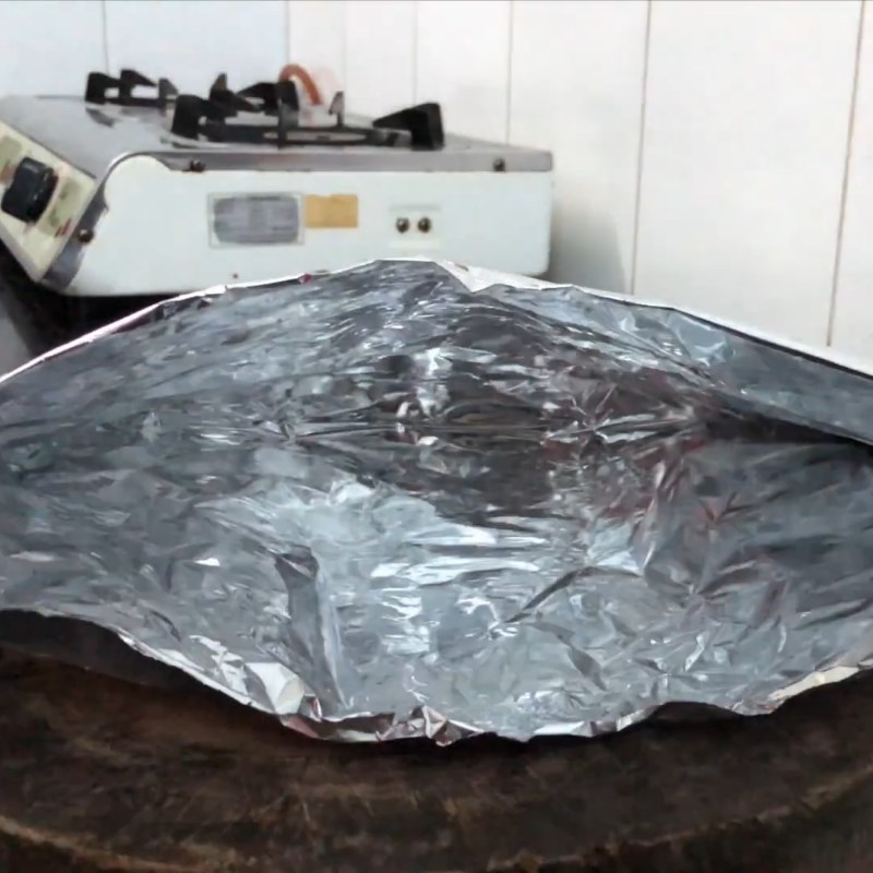 Bước 1 Sơ chế nguyên liệu Vây cá hồi nướng giấy bạc