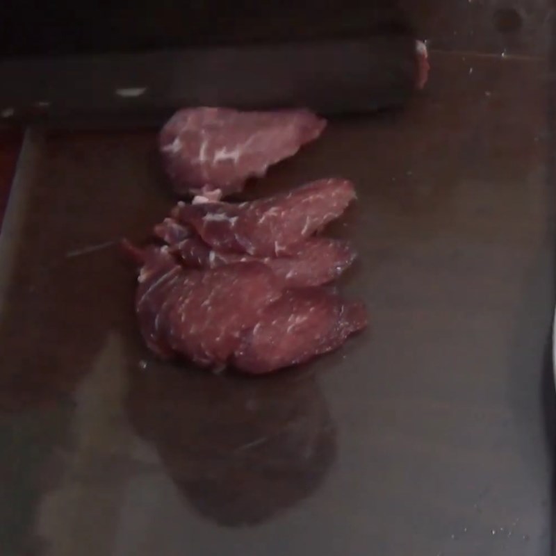 Bước 2 Sơ chế và ướp thịt trâu Thịt trâu xào khoai tây