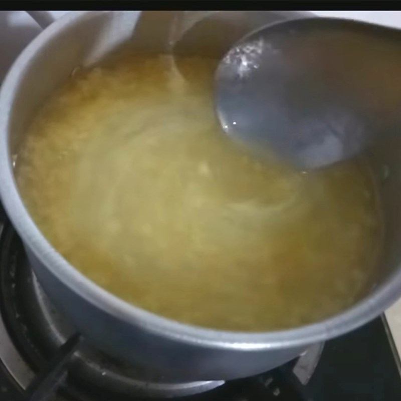 Bước 5 Nấu hỗn hợp đậu xanh cốt dừa Chè trôi nước cốt dừa