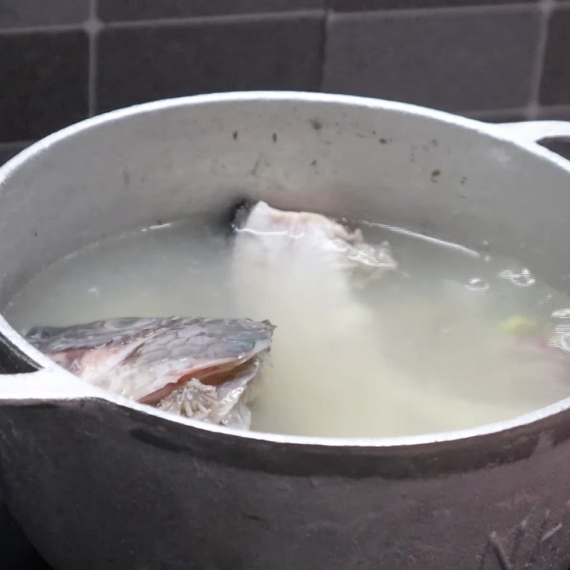 Bước 5 Nấu nước lèo Bún cá gạo lứt