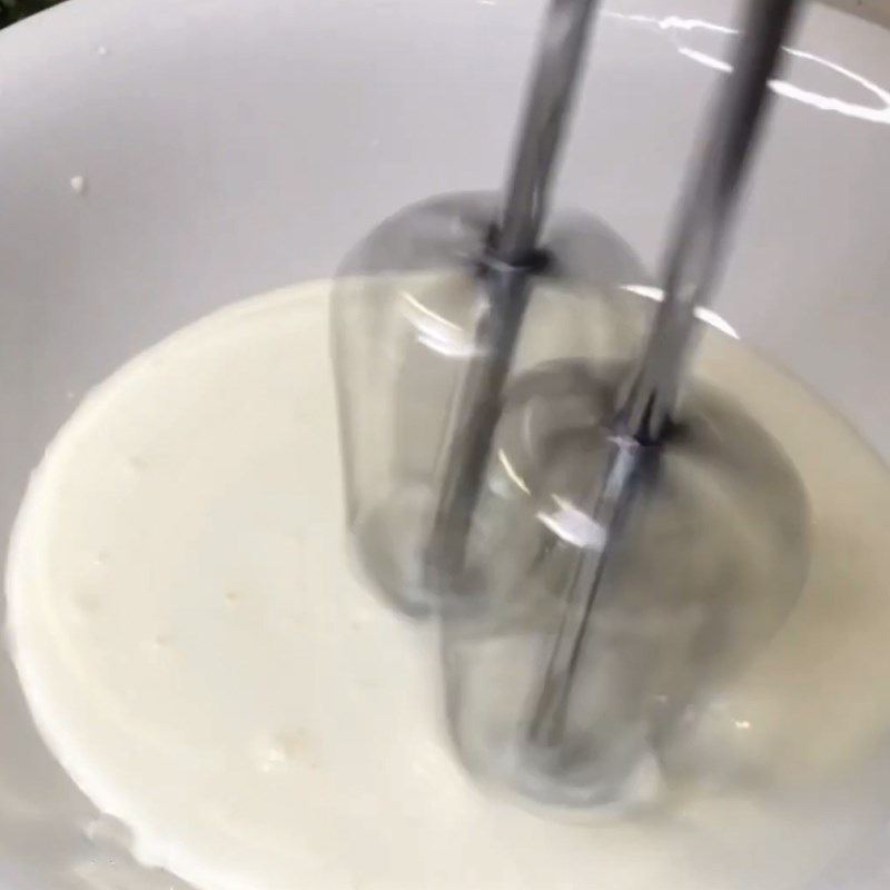 Bước 3 Trộn hỗn hợp cream cheese Cheesecake trái vải