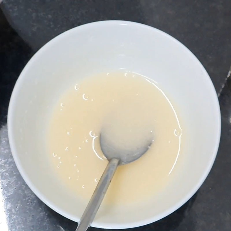 Bước 1 Trộn hỗn hợp sữa chua kem béo Xoài dầm sữa chua