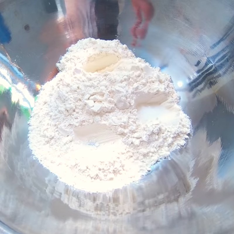 Bước 1 Trộn và nhồi bột Bánh mì nhân kem socola