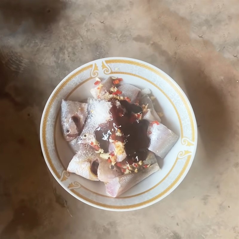 Bước 2 Ướp cá đù Cá đù kho khô