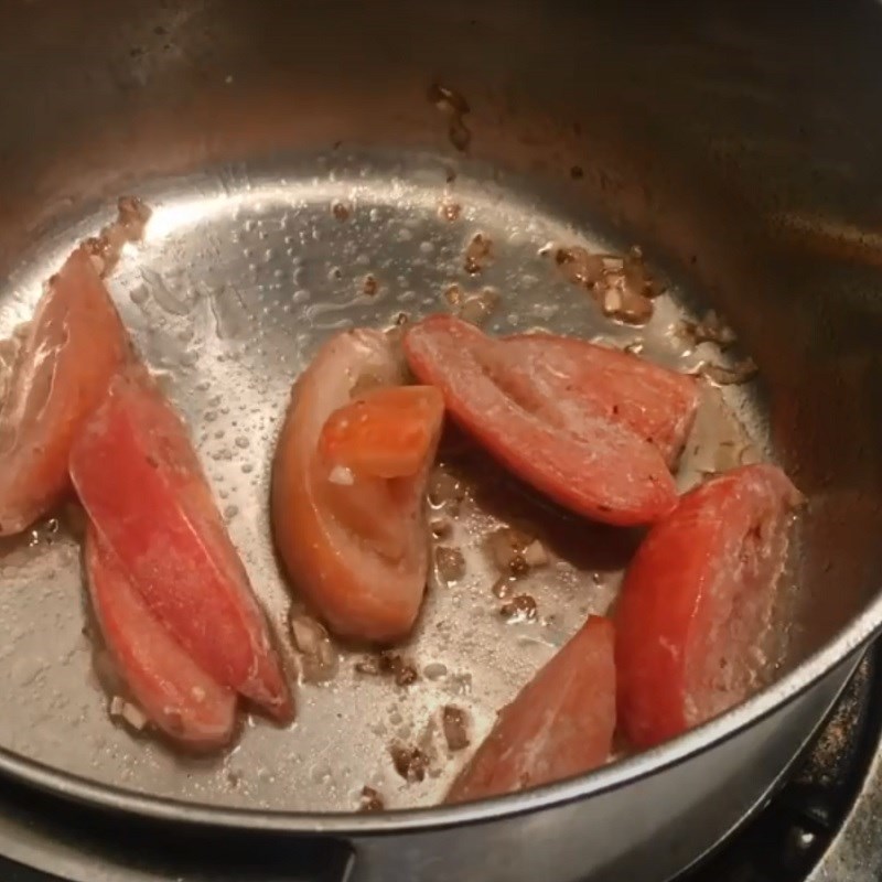 Bước 2 Xào cà chua Cá diêu hồng nấu ngót