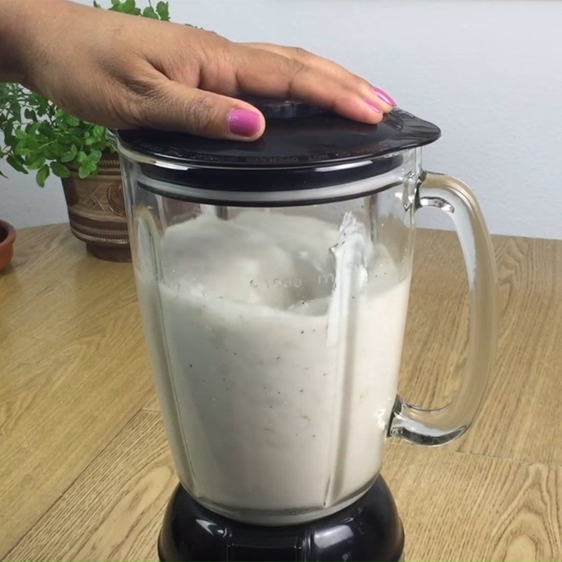 Bước 2 Xay chuối Lassi chuối