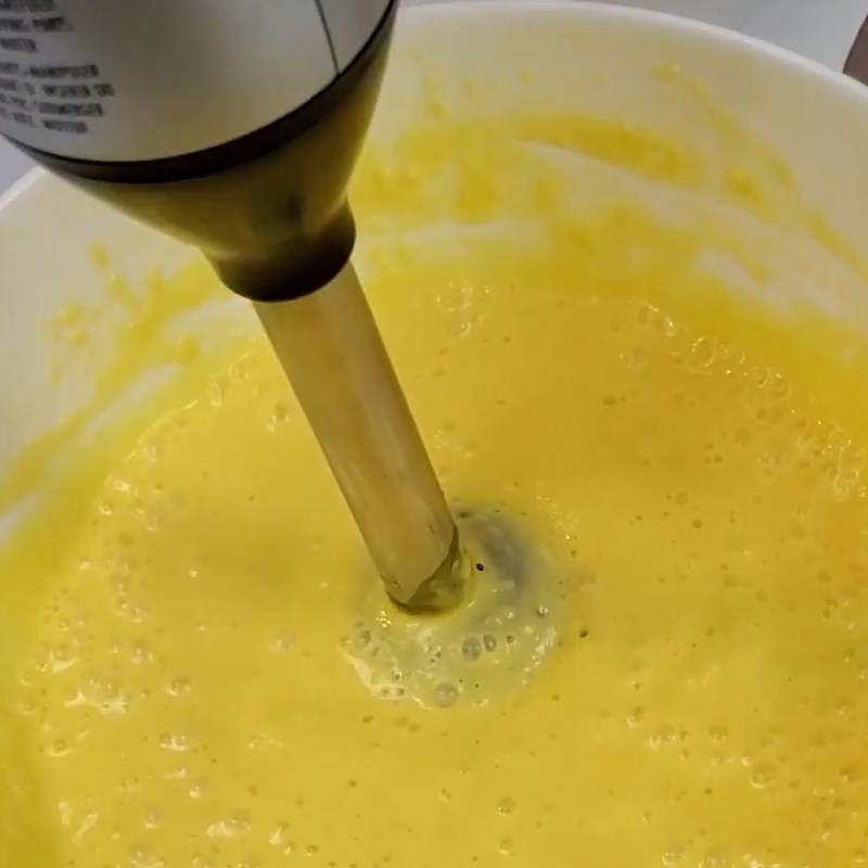 Bước 2 Xay nhuyễn xoài với mayonnaise Sốt xoài mayonnaise